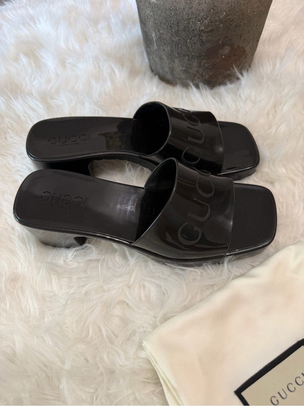 GUCCI RUBBER LOGO PLATFORM SANDALS - Picture 3 of 8